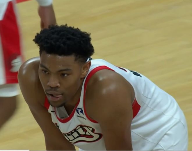 杨瀚森末节爆发率队取胜 发展联盟赛场展现蜕变