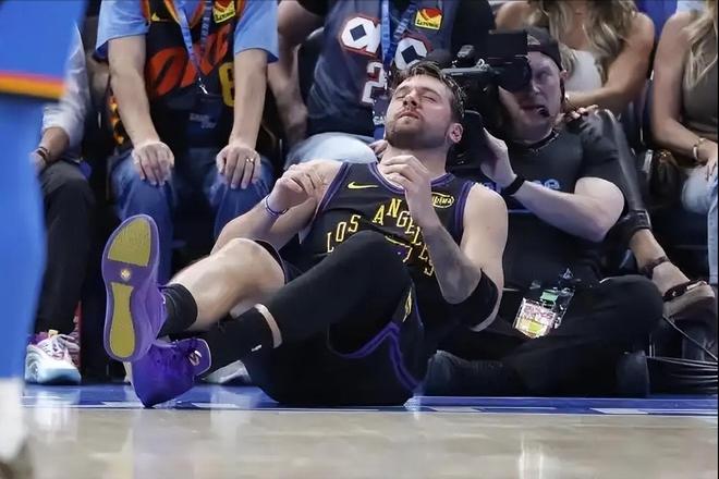 湖人惨败43分 东契奇重伤或赛季报销