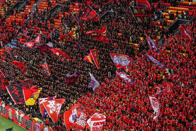 中超第五轮创历史纪录 上海德比引爆6万球迷狂欢