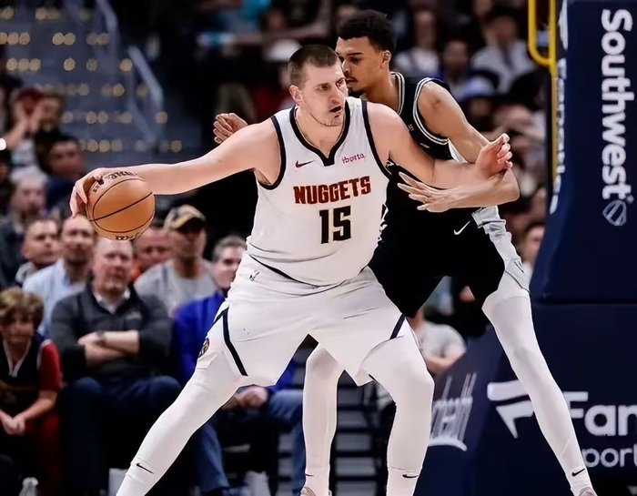 文班亚马肋骨挫伤无大碍 65场出勤目标引战术抉