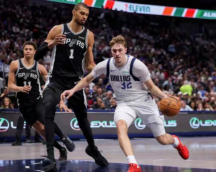 文班亚马肋骨挫伤无大碍 65场出勤目标引战术抉