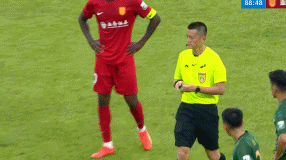 浙江外援米特里策中超冲突引争议 暴怒踹桶或遭