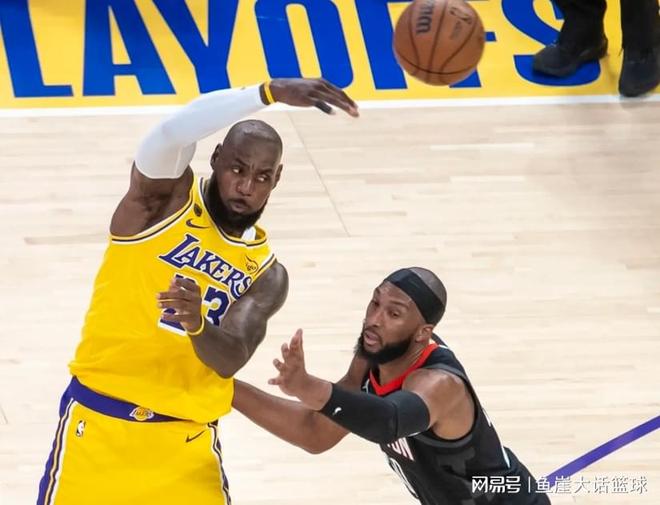 火箭客场惨败湖人 杜兰特缺席难挽颓势